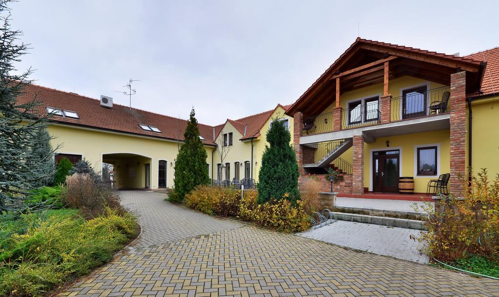 Penzion Siesta Valtice Exterior foto