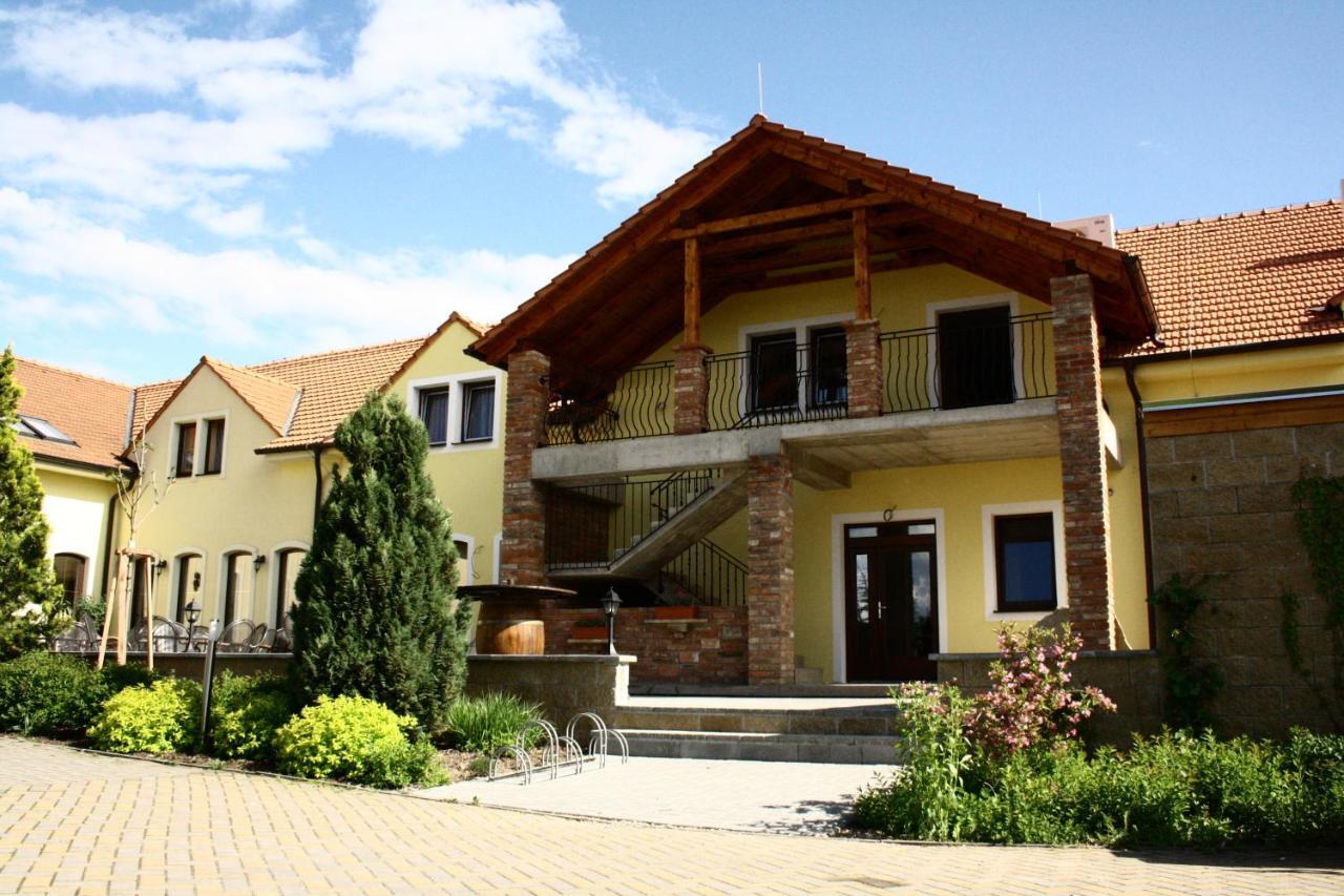Penzion Siesta Valtice Exterior foto